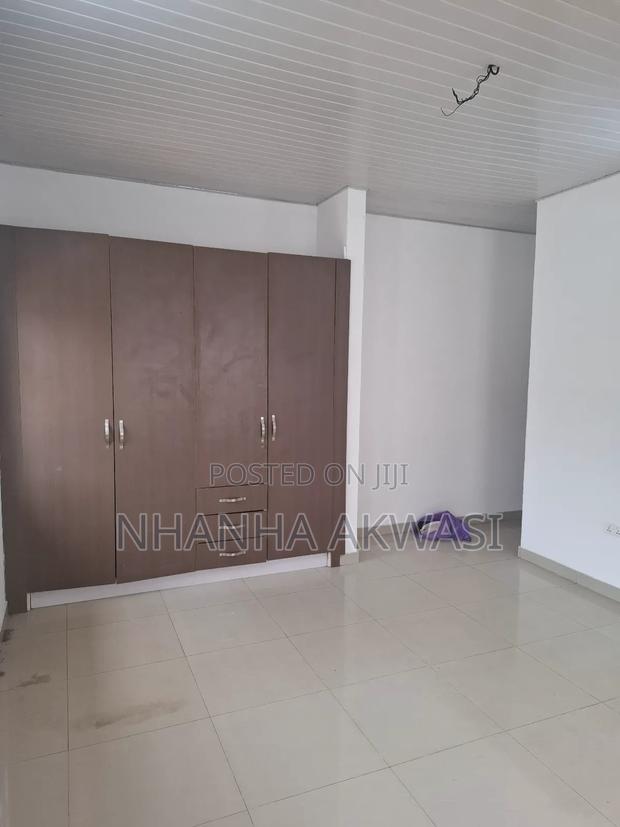 3bdrm House in Sakumono Community, Tema Metropolitan for rent · Photo 8