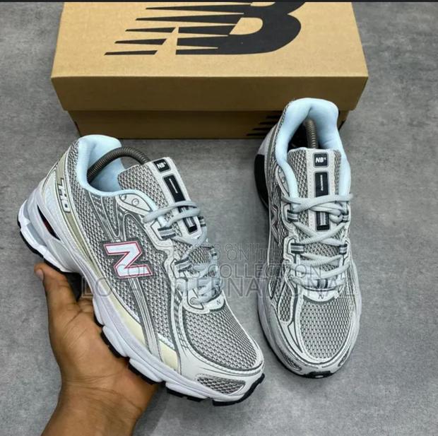 New Balance Nb740 Sneakers · Photo 3