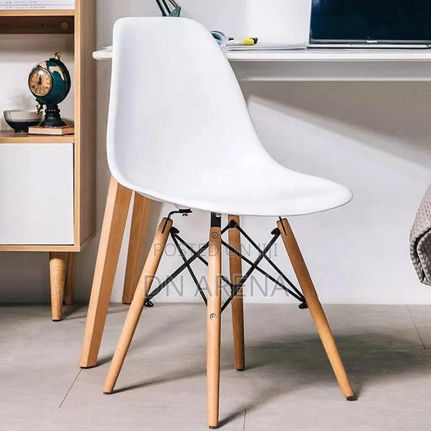 Eiffel Dining Chair Plastic Wood Retro Modern Furniture · Photo 1