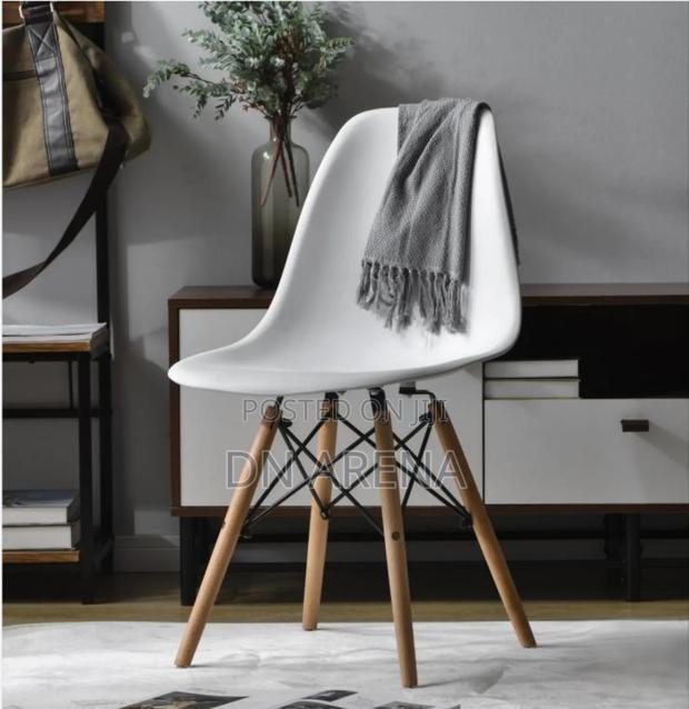 Eiffel Dining Chair Plastic Wood Retro Modern Furniture · Photo 5