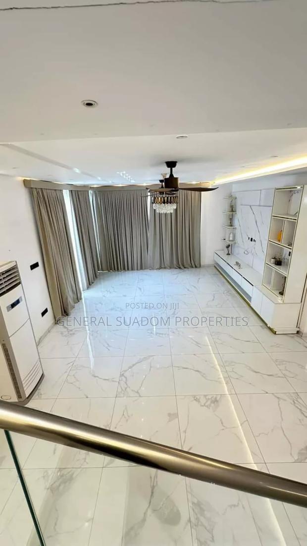 6bdrm Duplex in Suadom Real Estate, Tema Metropolitan for sale · Photo 2