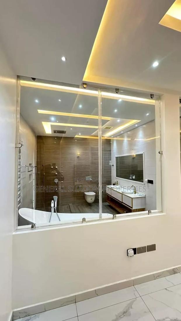 6bdrm Duplex in Suadom Real Estate, Tema Metropolitan for sale · Photo 4