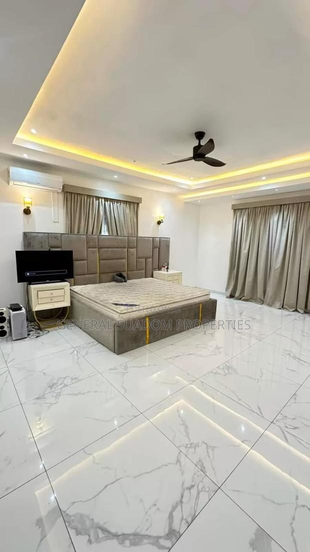 6bdrm Duplex in Suadom Real Estate, Tema Metropolitan for sale · Photo 5