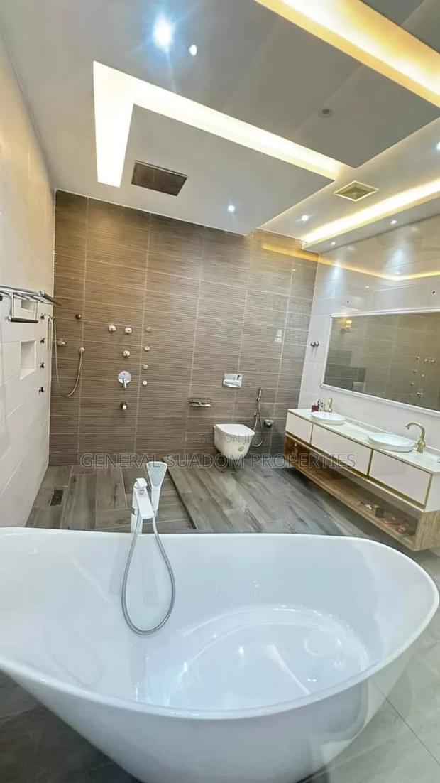 6bdrm Duplex in Suadom Real Estate, Tema Metropolitan for sale · Photo 6