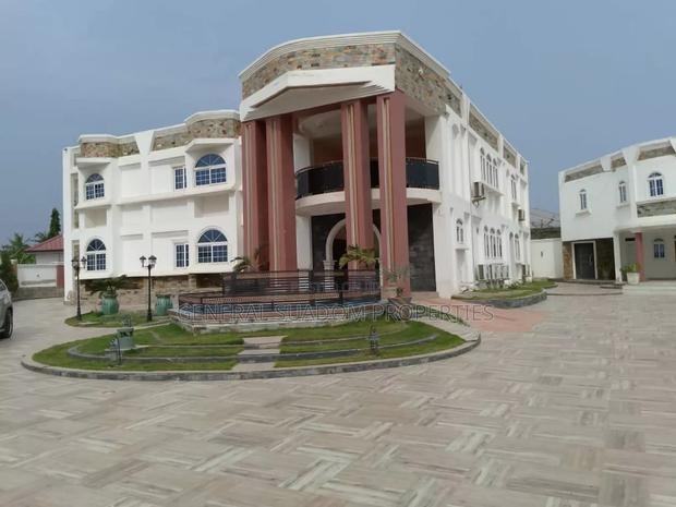 6bdrm Duplex in Suadom Real Estate, Tema Metropolitan for sale · Photo 8