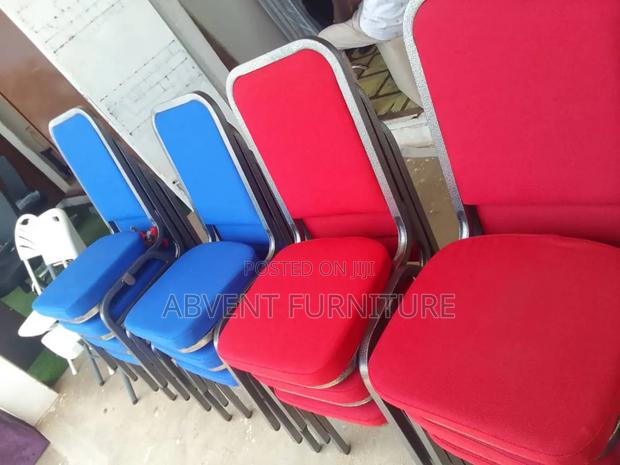 New Metal Legs Conference Chairs · Photo 1