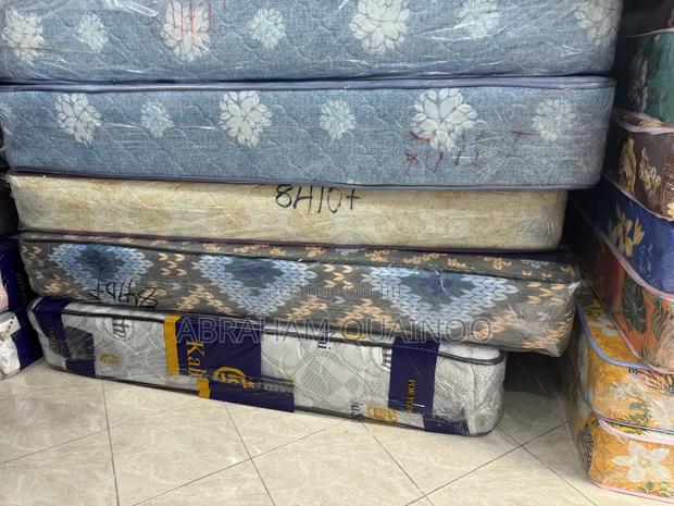 Queen’Size High Density Mattress for Sale · Photo 1