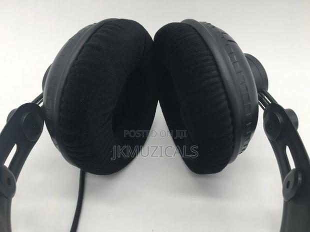 Samson Sr950_ Professional Studio Reference Headphones · Photo 6