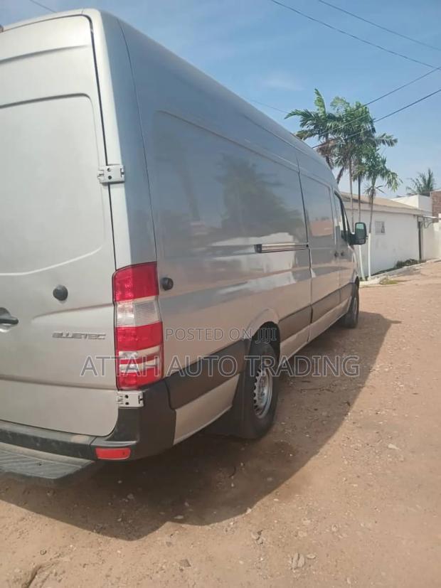 Mercedes-Benz Sprinter 2014 Silver · Photo 2