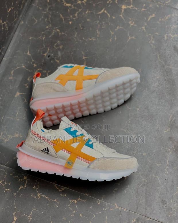 Authentic Adidas Unisex A55 Sneaker · Photo 1