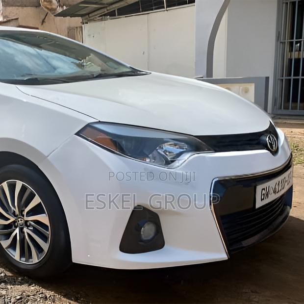 Toyota Corolla for Rent Come With a Driver · Photo 2