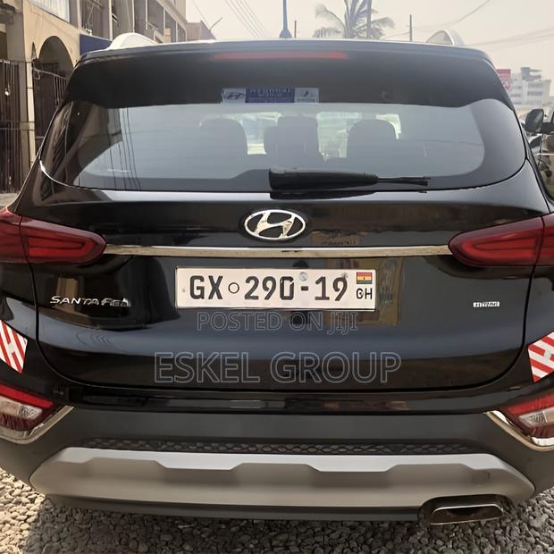 Hyundai Santefe For Rent Come With A Driver · Photo 3
