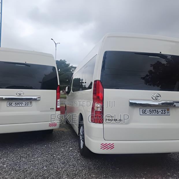 Hiace Bus for Rent Come With a Driver · Photo 5