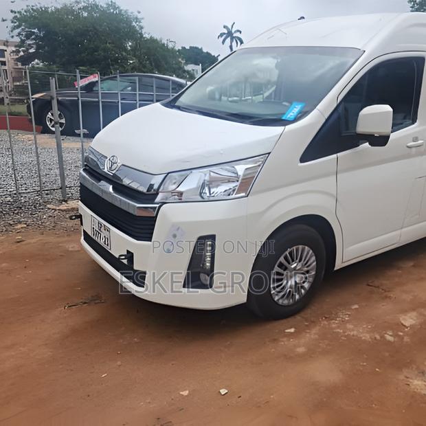Hiace Bus for Rent Come With a Driver · Photo 6