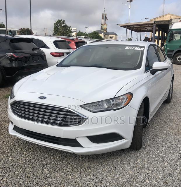 Ford Fusion SE AWD 2017 White · Photo 3