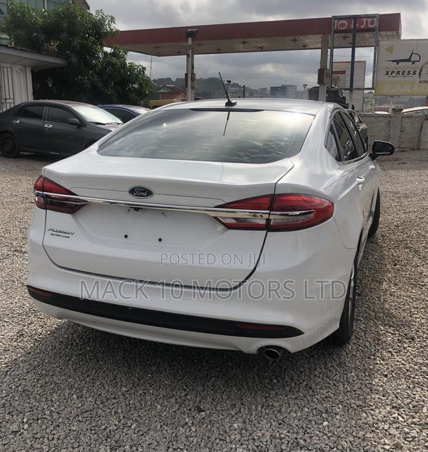 Ford Fusion SE AWD 2017 White · Photo 5