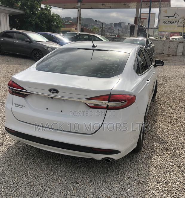 Ford Fusion SE AWD 2017 White · Photo 7
