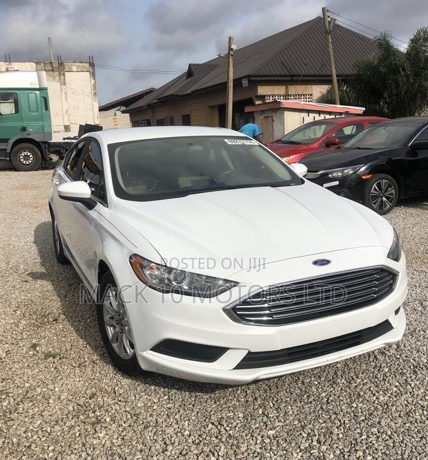Ford Fusion SE AWD 2017 White · Photo 2