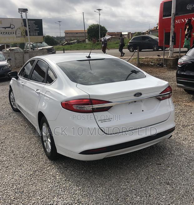 Ford Fusion SE AWD 2017 White · Photo 4