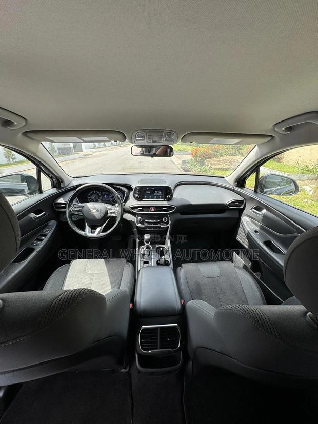 Hyundai Santa Fe SE 2.4 AWD 2019 Black · Photo 3