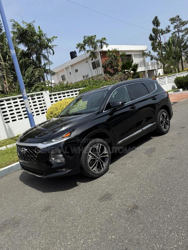 Hyundai Santa Fe SE 2.4 AWD 2019 Black · Photo 2