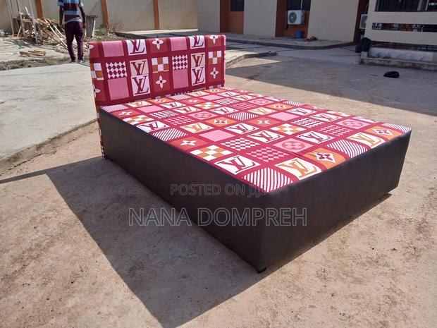 Colourful Lv Inbuilt Double Bed · Photo 3