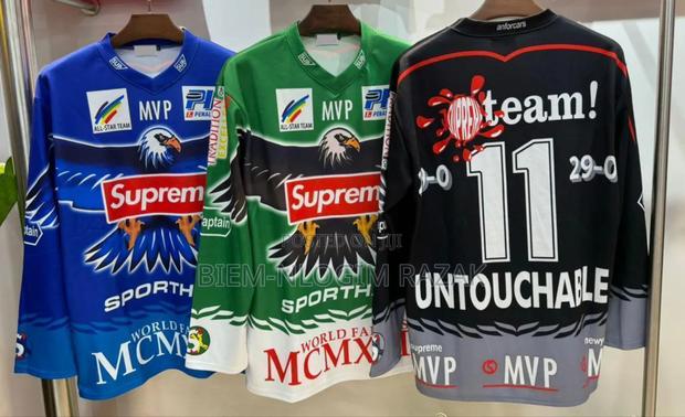 High Quality Supreme NFL Sweatshirt Available in Stock · Photo 1