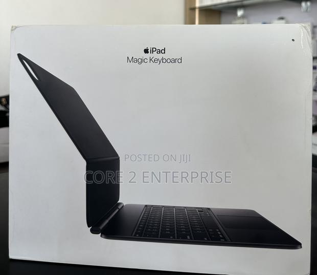 13-Inch iPad Magic Keyboard · Photo 1