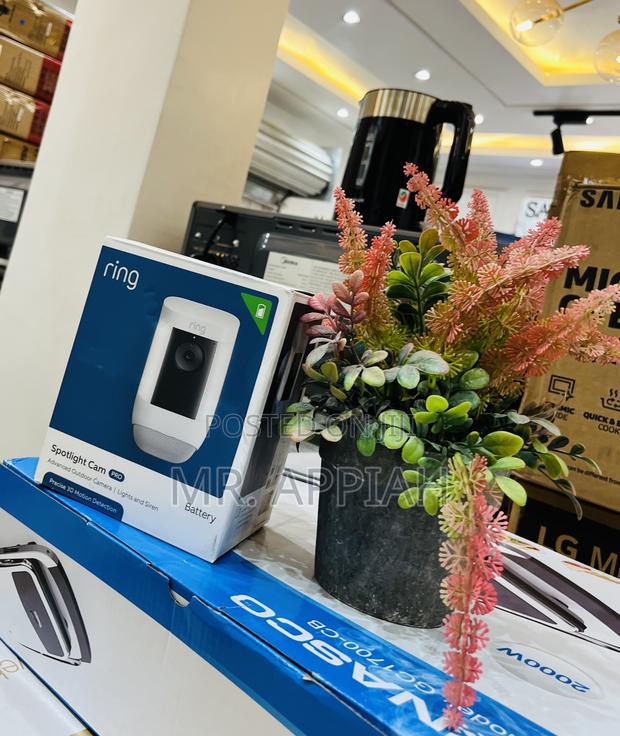 Choose Premium Ring Sportlight Cam Pro/ Battery Single . · Photo 1