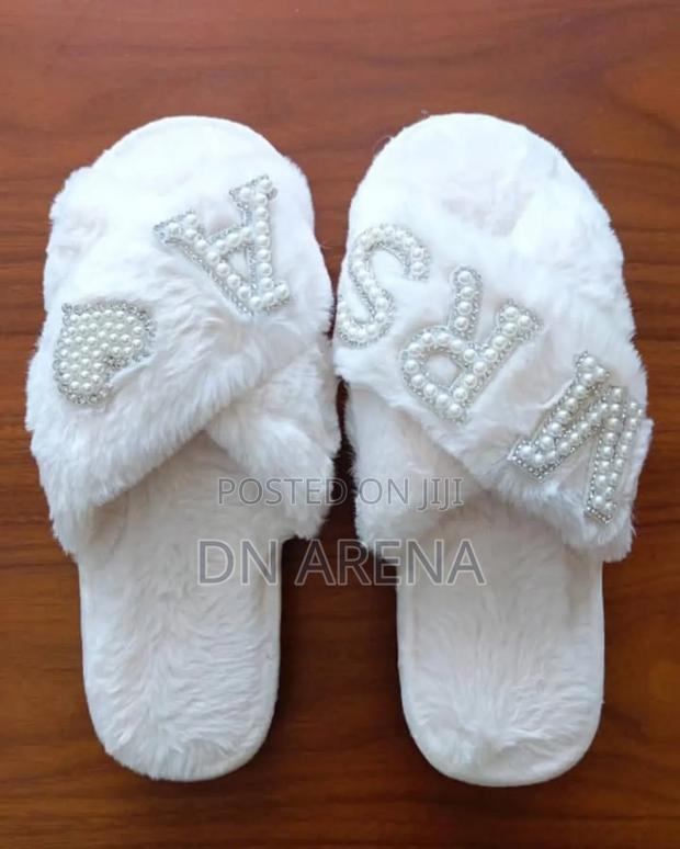 Pre-Customized Bridal Slippers · Photo 2