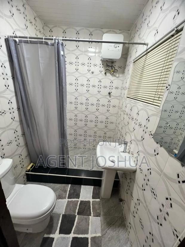 An Executive 1bedrooms. Fully Furnished Self Contain For Rent Spintex · Photo 5