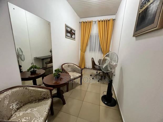 An Executive 1bedrooms. Fully Furnished Self Contain For Rent Spintex · Photo 4