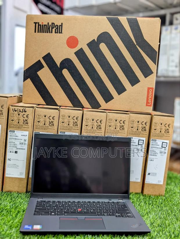 New Laptop Lenovo ThinkPad E16 G1 8GB Intel Core I5 SSD 512GB · Photo 5