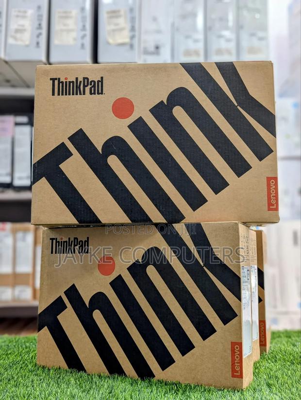 New Laptop Lenovo ThinkPad E14 G5 16GB AMD Ryzen 5 SSD 256GB · Photo 1