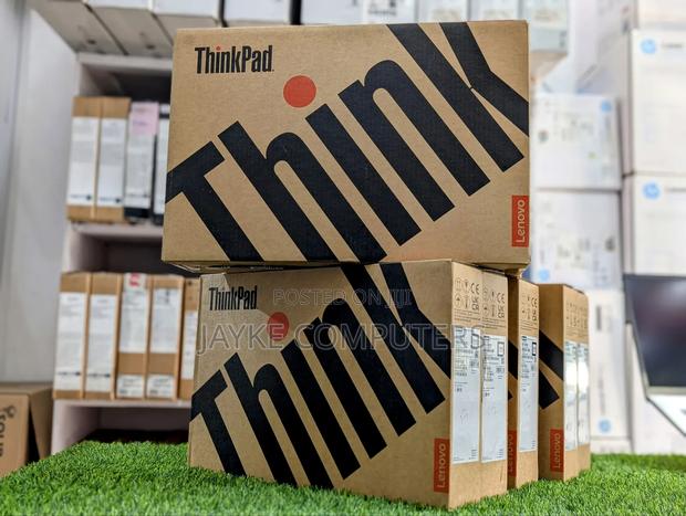 New Laptop Lenovo ThinkPad E14 G5 16GB AMD Ryzen 5 SSD 256GB · Photo 3