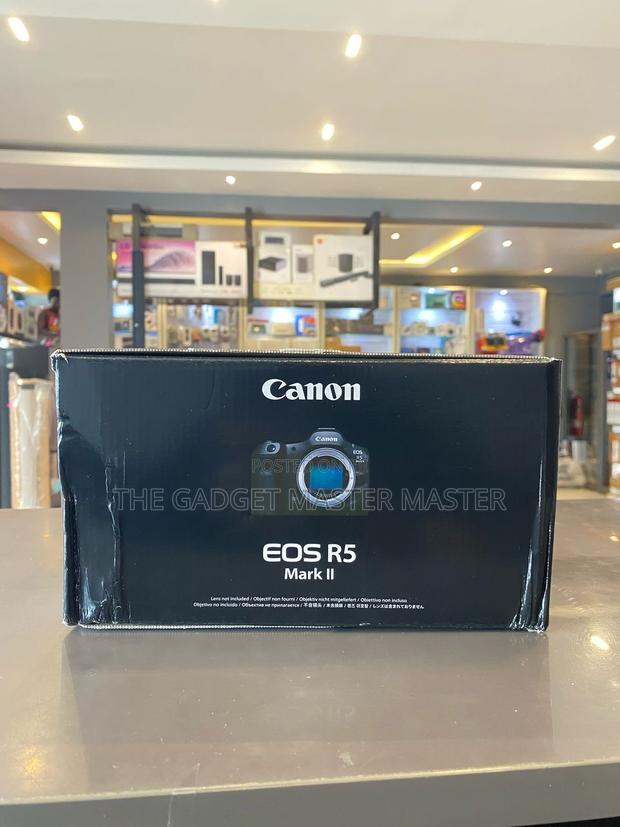Canon Eos R5 Mark Ii Mirrorless Camera · Photo 3