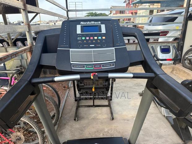 Treadmill With Lovely Design · Photo 2