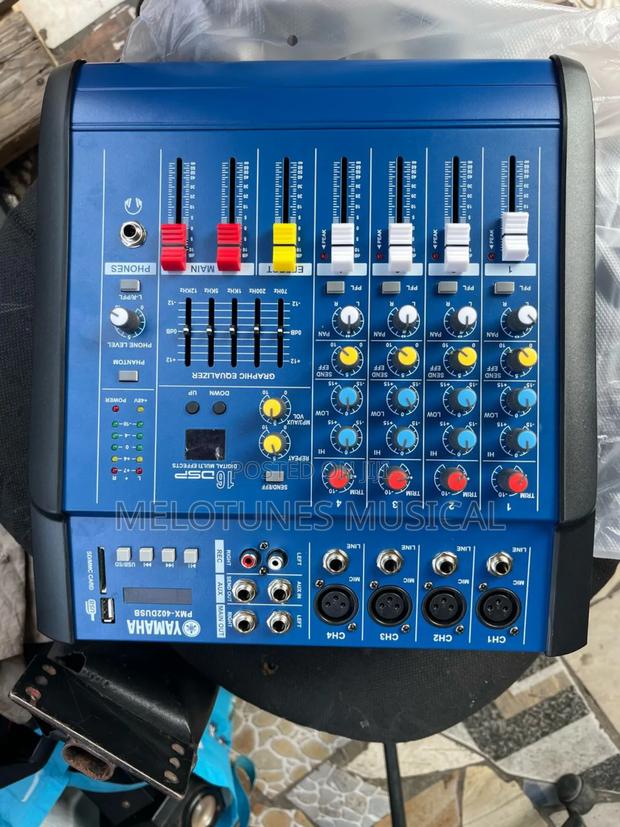 Yamaha PMX-402dusb 4-Channel Powered Mixer · Photo 2