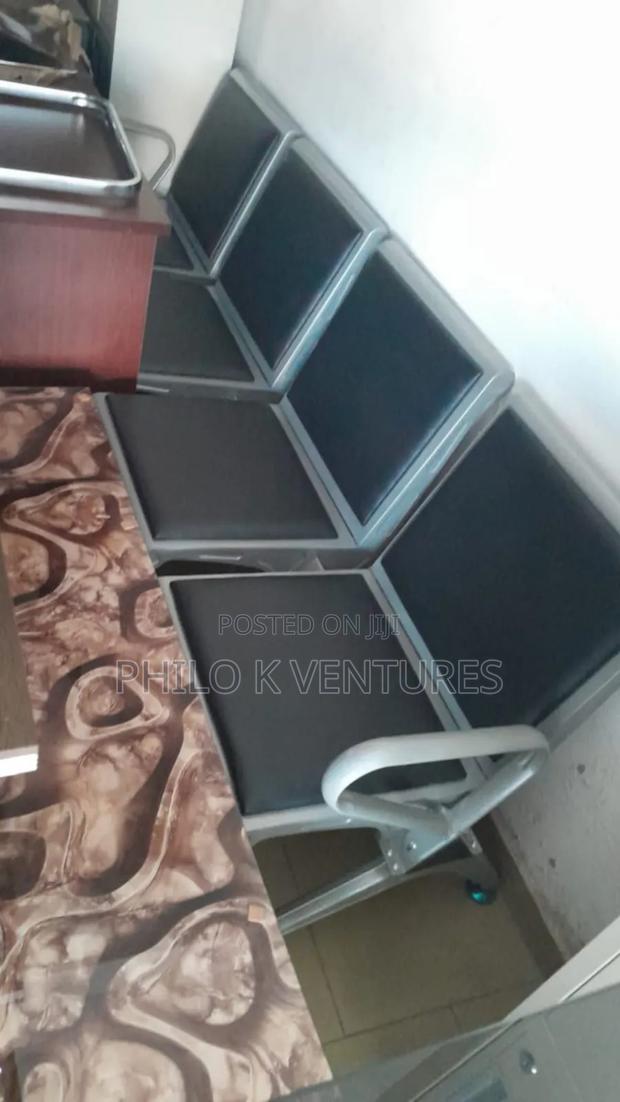 Non Padded Metal Waiting Chair · Photo 1