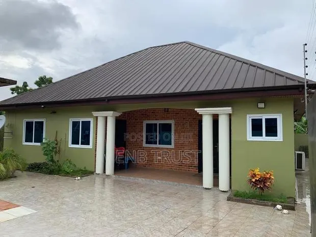 3bdrm House in Pokuase for sale