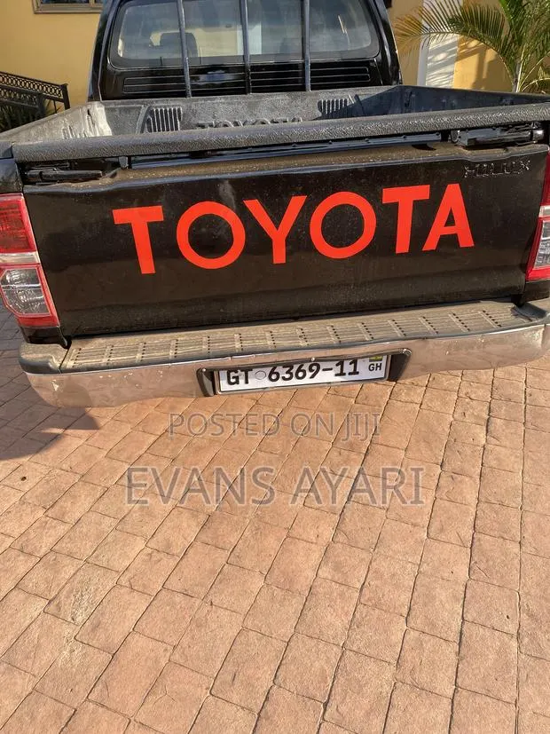 Toyota Hilux 2.5 D-4D SRX 2011 Black · Photo 1