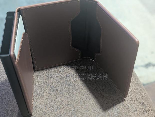 Anti Theft Rfid Credit Card Holder Smart Minimalist Wallet · Photo 2