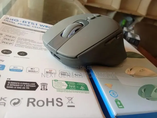 Rechargeable Wireless Mouse With Bluetooth N a Digital Display · Photo 1
