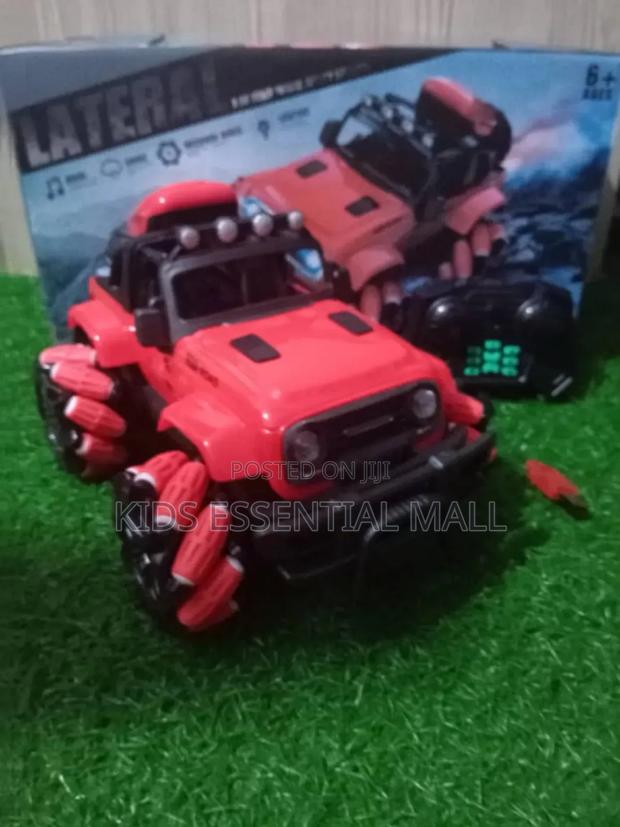 Remote Control Stunt Car · Photo 1