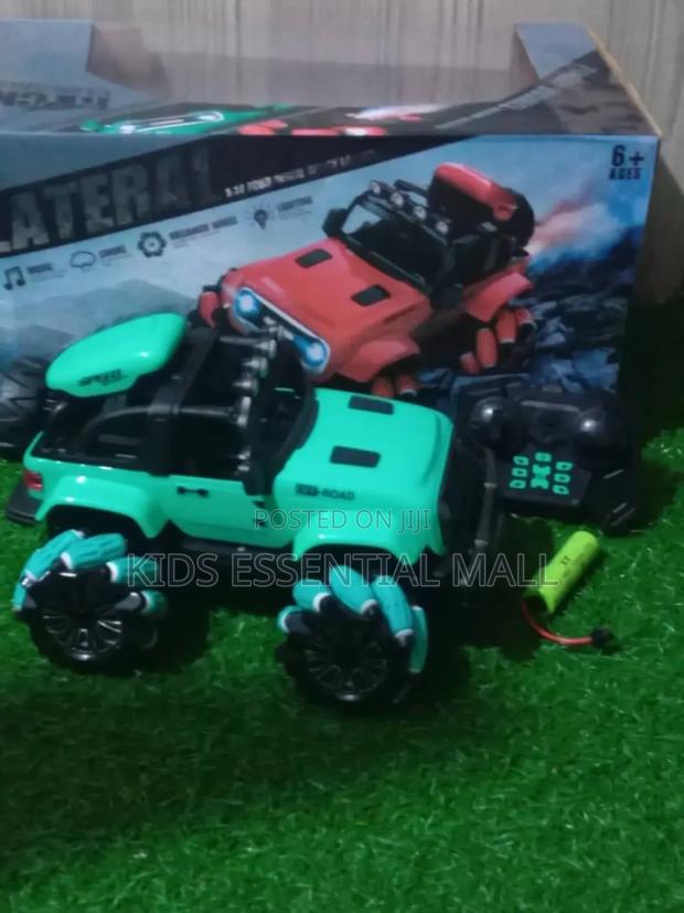 Remote Control Stunt Car · Photo 2
