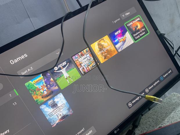 Xbox One With 12 Free Games Including Fc25 · Photo 2