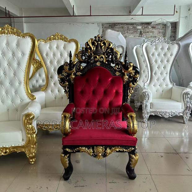 Throne Chair · Photo 1