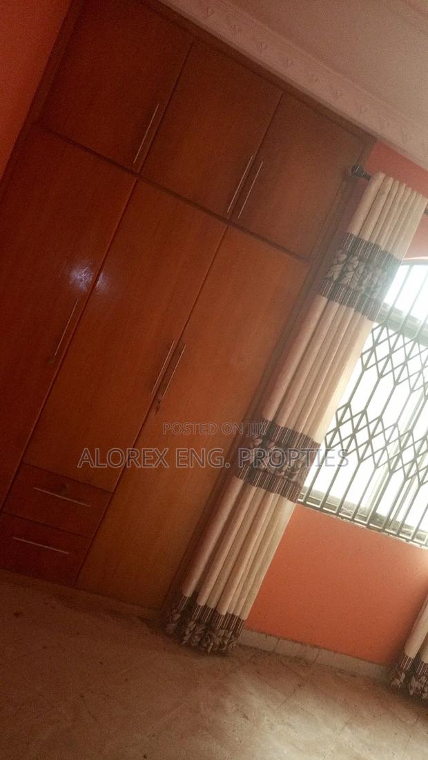 7bdrm House in Foster Home, Adenta for rent · Photo 5