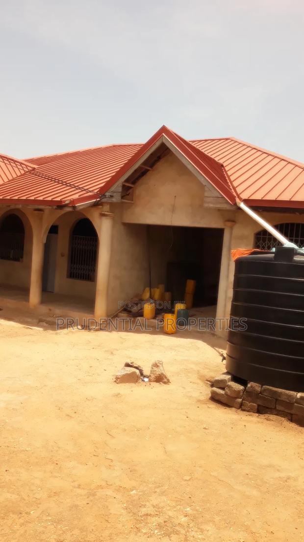 3bdrm House in Gbawe for sale · Photo 2