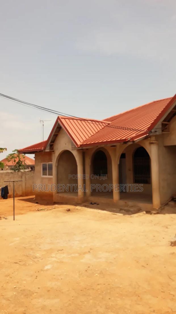 3bdrm House in Gbawe for sale · Photo 5